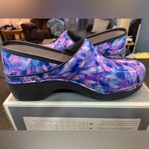 New in Box Dansko LT Pro Crush Patent Blue Size: 41
